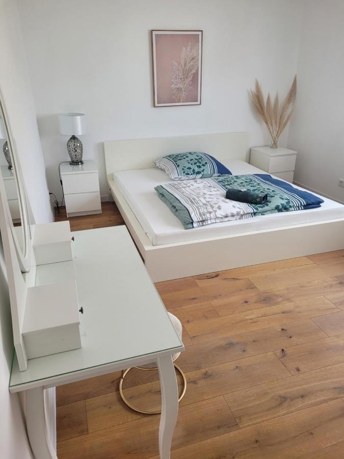 Ferienwohnung Anna Oftersheim Schwetzingen Hockenheim 3 Zimmer Mit Balkon Exteriör bild